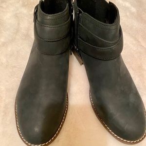 Clarks black boots